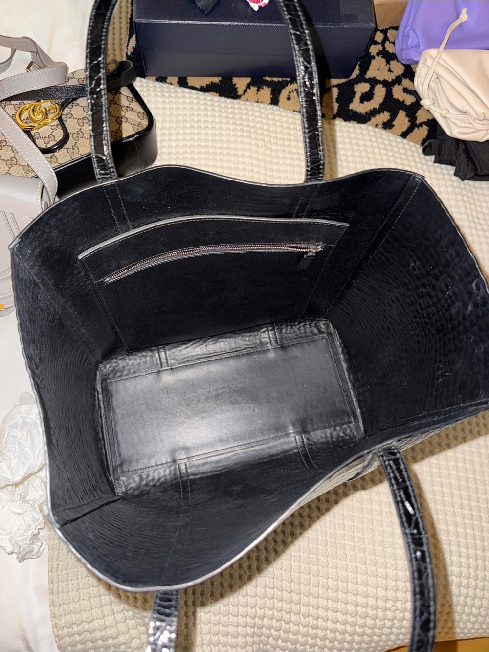 Balenciaga Black Croc-Embossed Tote with Logo - Picture 7 of 8
